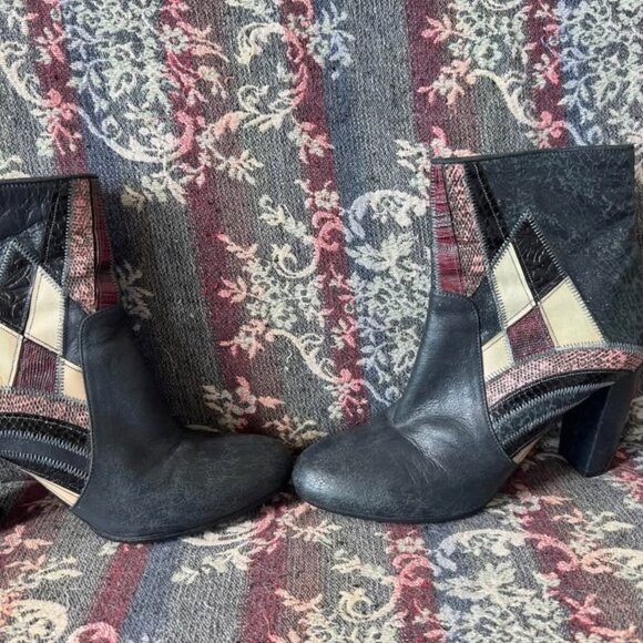 Dries Van Noten Rare Vintage Boots - Picture 3 of 7